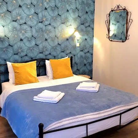Brand New Iris With Private Bathroom And Balcony Vendégház Brüsszel