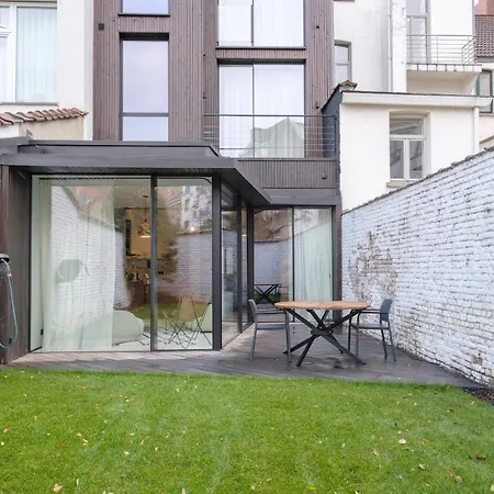 Spacieuse Maison De Ville Proposant 3 Aux Alentours Des Etangs D'ixelles Lejlighed Bruxelles