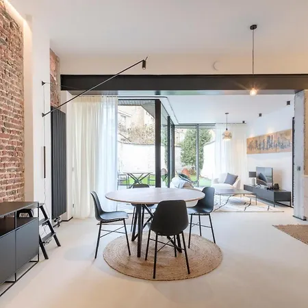Spacieuse Maison De Ville Proposant 3 Aux Alentours Des Etangs D'ixelles Lejlighed