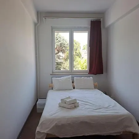 Apartment Spacious Next To Parc Du Cinquantenaire Brussels
