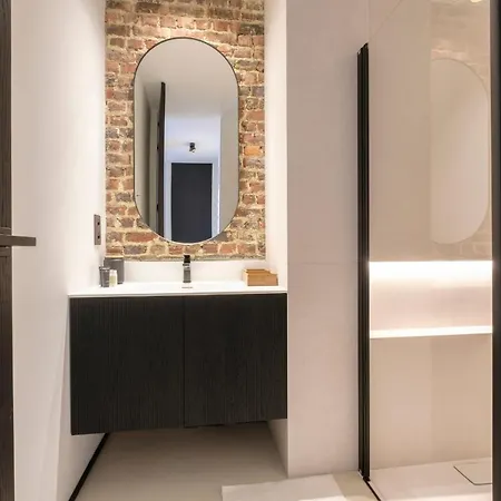 Lejlighed Spacieuse Maison De Ville Proposant 3 Aux Alentours Des Etangs D'ixelles *