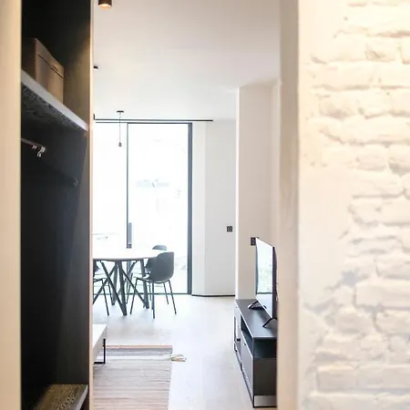Spacieuse Maison De Ville Proposant 3 Aux Alentours Des Etangs D'ixelles Lejlighed