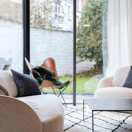 Lejlighed Spacieuse Maison De Ville Proposant 3 Aux Alentours Des Etangs D'ixelles *