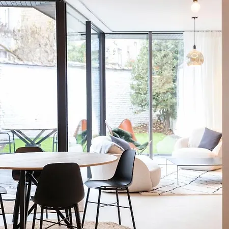 Lejlighed Spacieuse Maison De Ville Proposant 3 Aux Alentours Des Etangs D'ixelles *