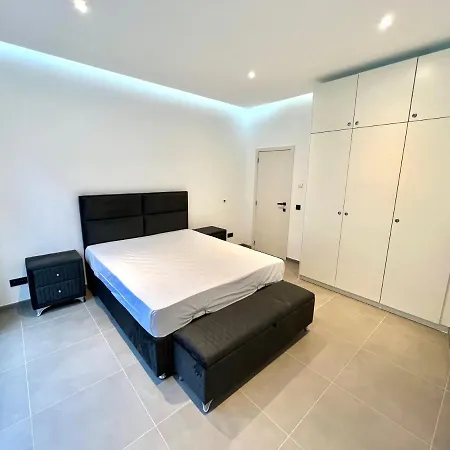 Luxury Brand New Apartment *
