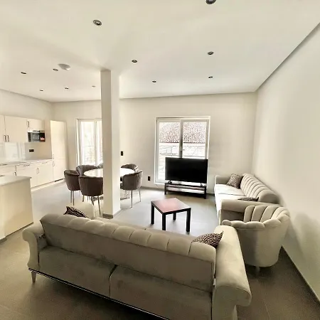 Luxury Brand New Apartment *