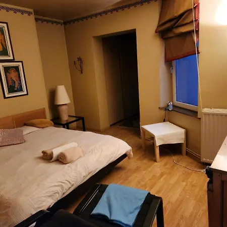شقة Lovely 2 Bedroom Penthouse With Terrace