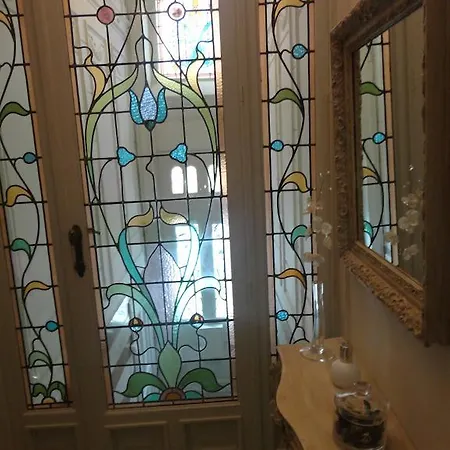 Aquarelle بروكسل