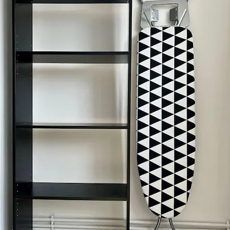 Apartmán Lovely 2-bedroom Duplex W/ Balcony In *