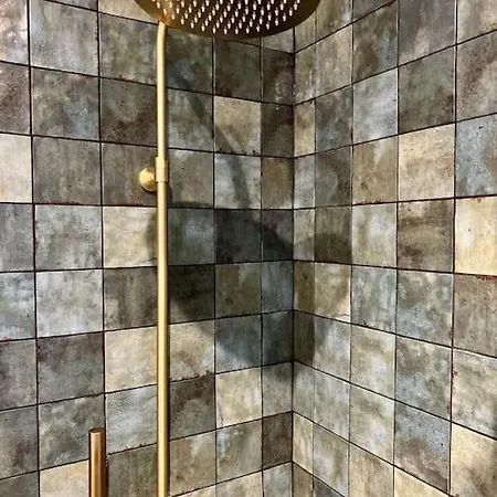 Lovely 2-bedroom Duplex W/ Balcony In Apartmán