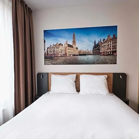 Easyhotel Centre 3*