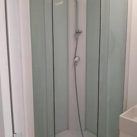 1 Bedroom Sleeps 4 Bryssel
