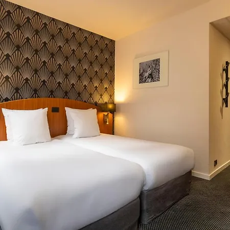 Aris Grand Place 3*
