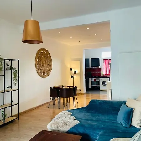 Downtown Quiet And Peacefull Apartment *