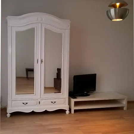 Almost White, Near Train, Metro N7688 *