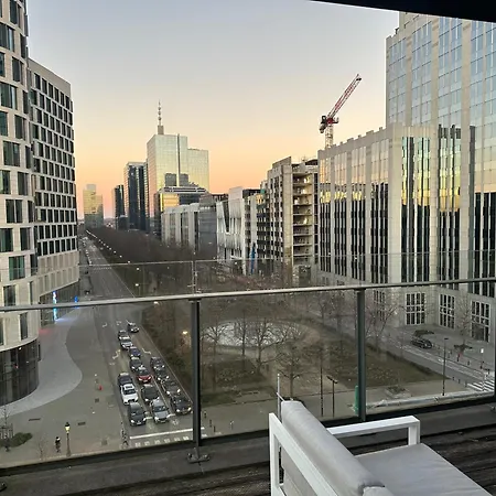 With Stunning View In Center Daire Brüksel