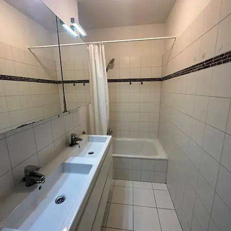 2 Bedroom In Center With Balcony דירה