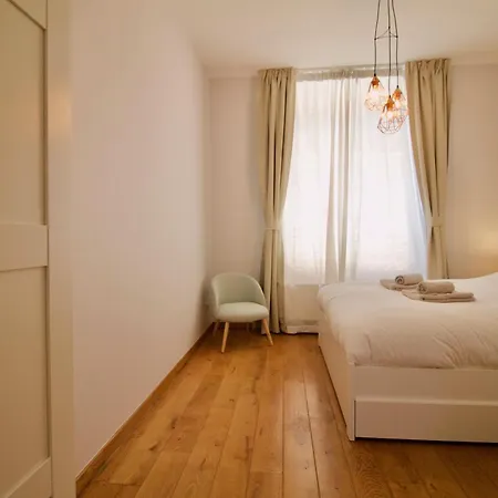 Daire Heart Of Grand Place - Stunning 3br Triplex