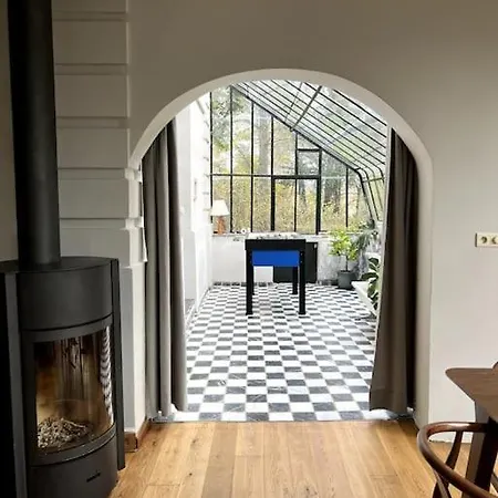 Vakantiehuis Charmante Maison Dans Un Coin De Verdure A Boitsfort