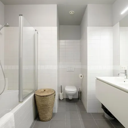 Beautiful 1 Bedroom Close To Parc De Brüsszel