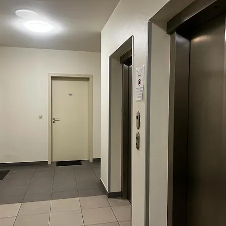 Jardin Botanique Apartment *