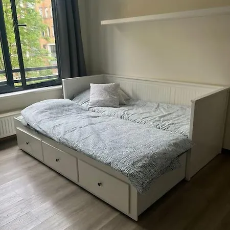Apartment Centre *
