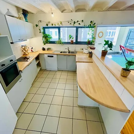 Διαμέρισμα Down Town Oasis-spacious Loft With Private Parking *