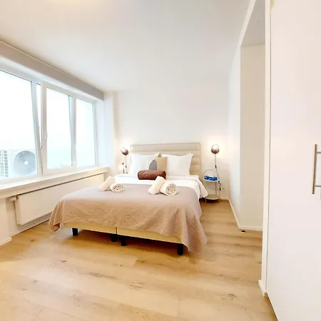 New Luxe Grand Place Apartment