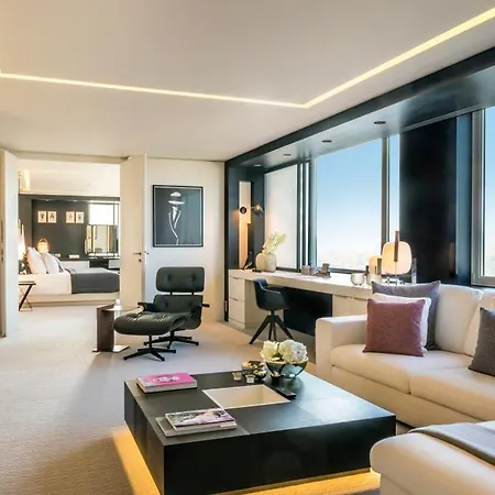 Hotel The