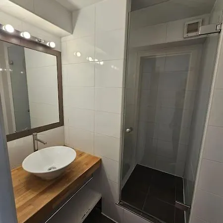 Cosy 1 *