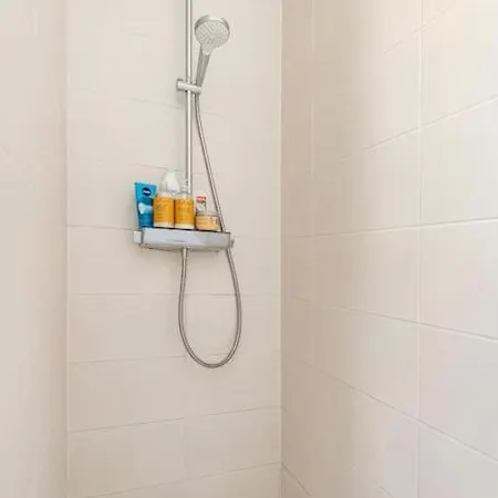 Elegant Canal-view Duplex With Free Parking アパート ブリュッセル