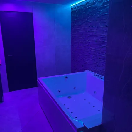 Appartement Jungle Romantic - Private Jacuzzi - Brussel