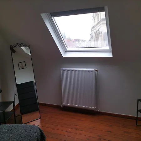 New Cozy In Porte De Hal 아파트 *
