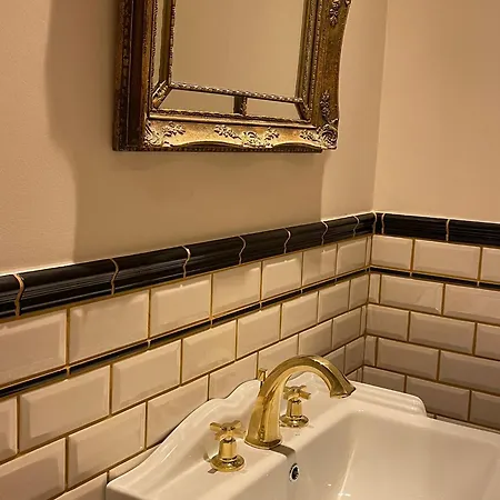 La Petite Foret Art Deco In * بروكسل