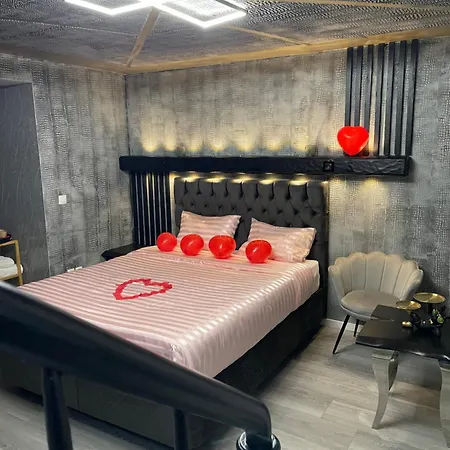 Apartment Jungle Romantic - Private Jacuzzi - Brussels