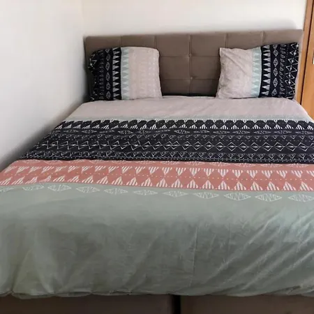 Séjour chez l'habitant Privée Dans Grande Maison Bruxelles