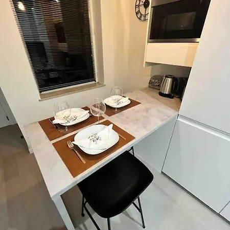 Appartement Avec Parking Gratuit Sur Place 5d *