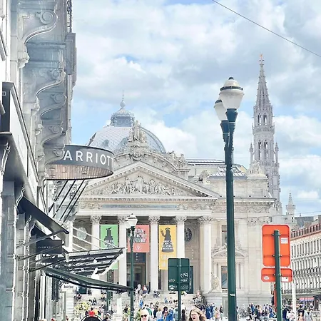 Superbe Loft En Plein Coeur Du Centre-ville ! *