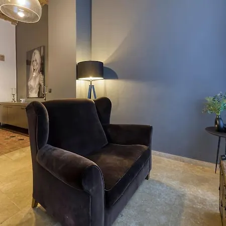 Authentic Belgian Home, Downtown Willa
