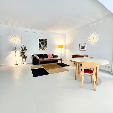 アパート 5 Min From Grand Place 1 Bedroom Apt Renovated! ブリュッセル