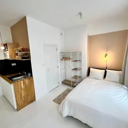 Chez Louise - A Haven Of Peace In * 布鲁塞尔