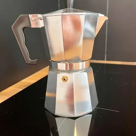 Chez Louise - A Haven Of Peace In * 布鲁塞尔