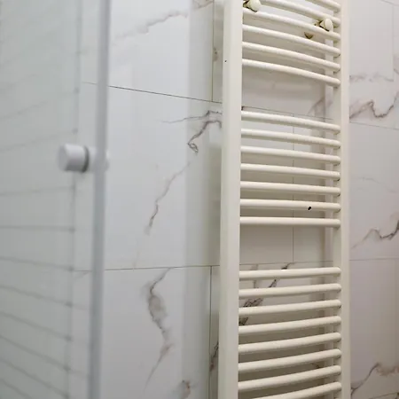 Midi Apartment *