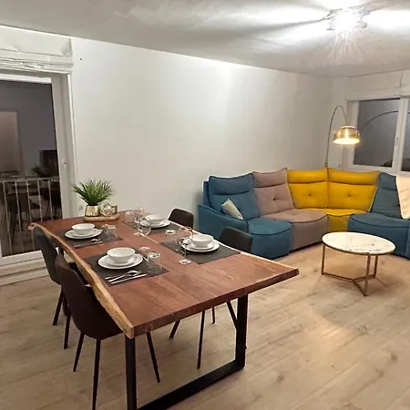 Apartman Charming Two Bedroom Flat - Nato -