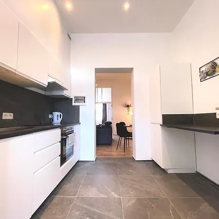 Charming Uccle - 1 Bedroom *