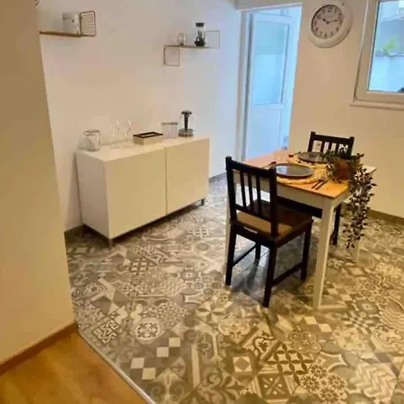 Apartament Superbe Full Equipe Avec Cour Exterieur Bruksela