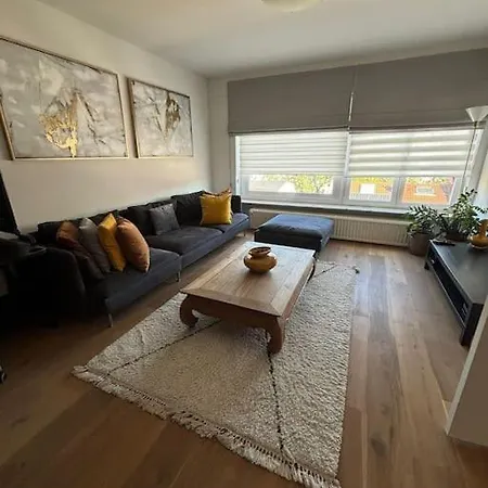 Cosy Emile Zola Apartment