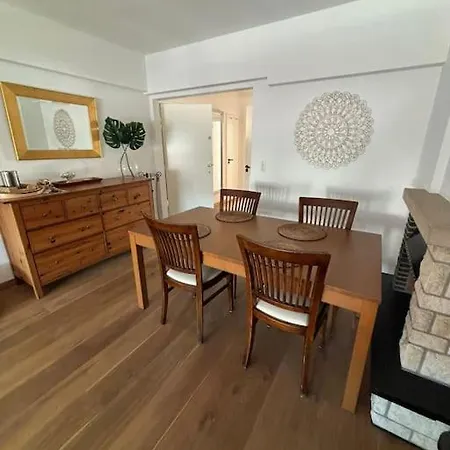 Cosy Emile Zola Apartment