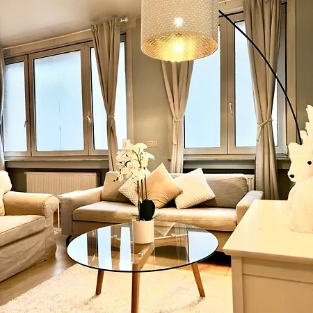 Beautiful 2 Bedroom Familiar Luxury Daire *