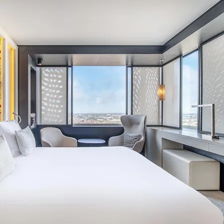 Hotel The 4*